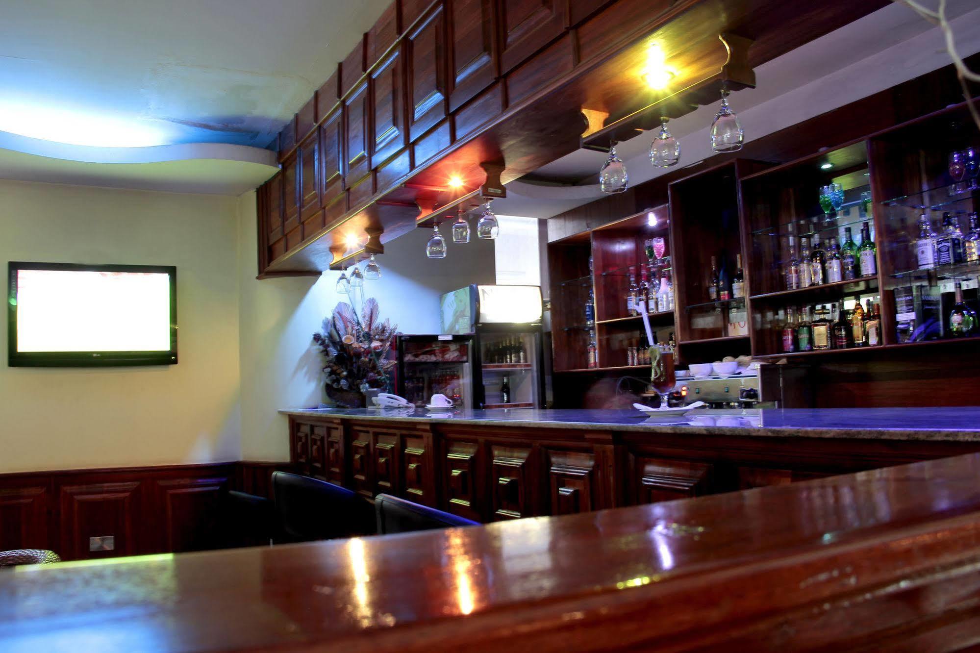 Hotel Sojovalo Kampala Luaran gambar